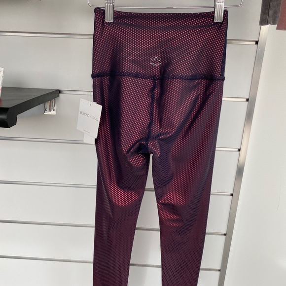 ❌ SOLD ❌ Spot On High Waisted Midi Legging - Picture 3 of 6